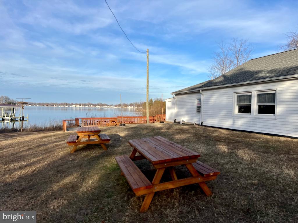 100 FORT KING DRIVE