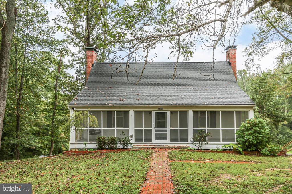 6122 LEEDSTOWN ROAD