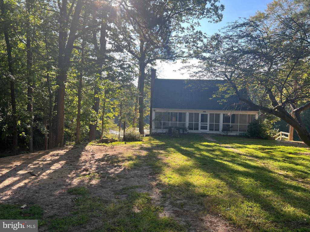 6122 LEEDSTOWN ROAD