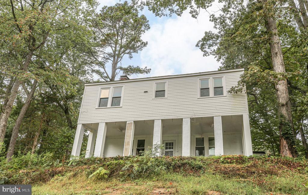 6122 LEEDSTOWN ROAD