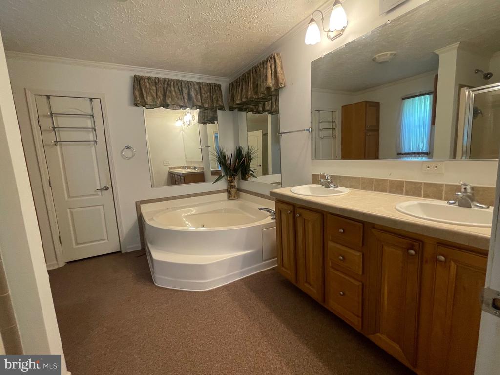 416 MONTICELLO DRIVE