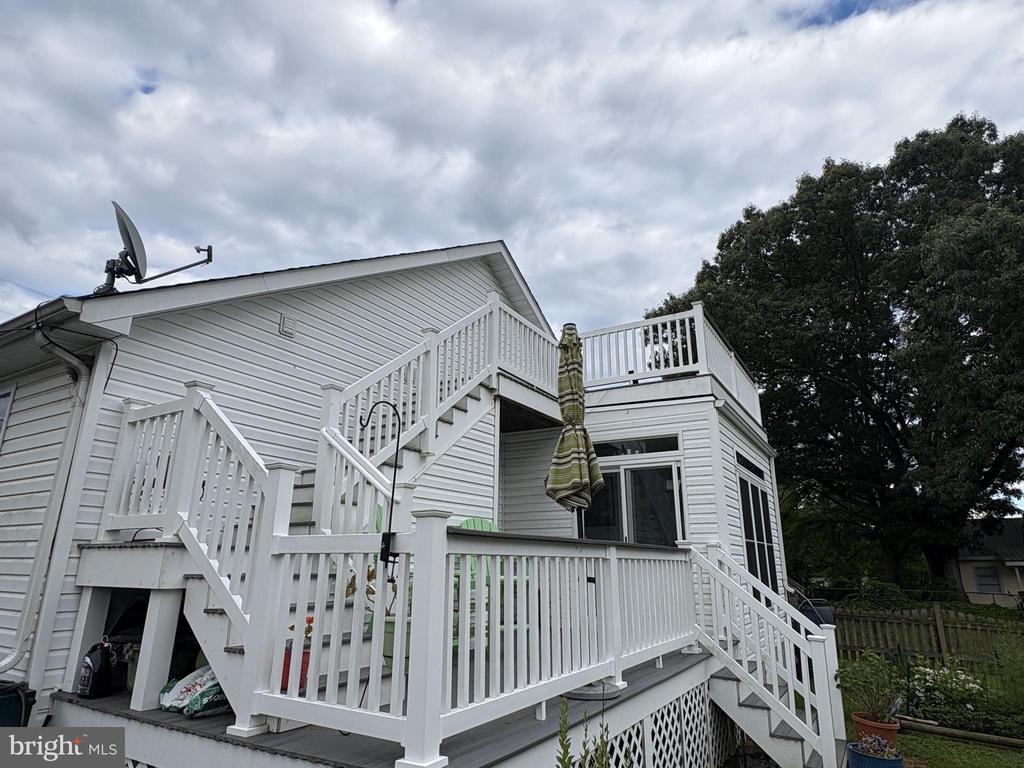 527 MONROE BAY AVENUE