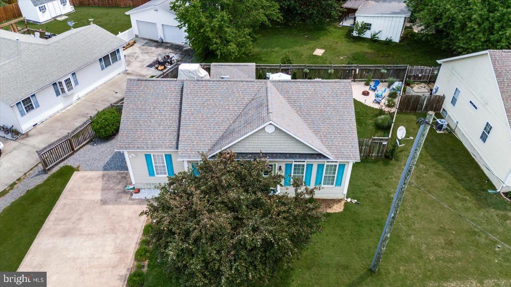 24 BANCROFT AVE.