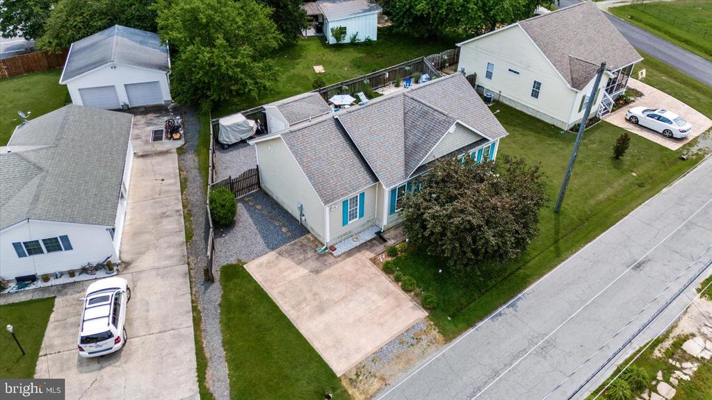24 BANCROFT AVE.