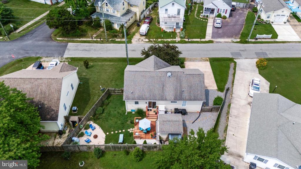 24 BANCROFT AVE.