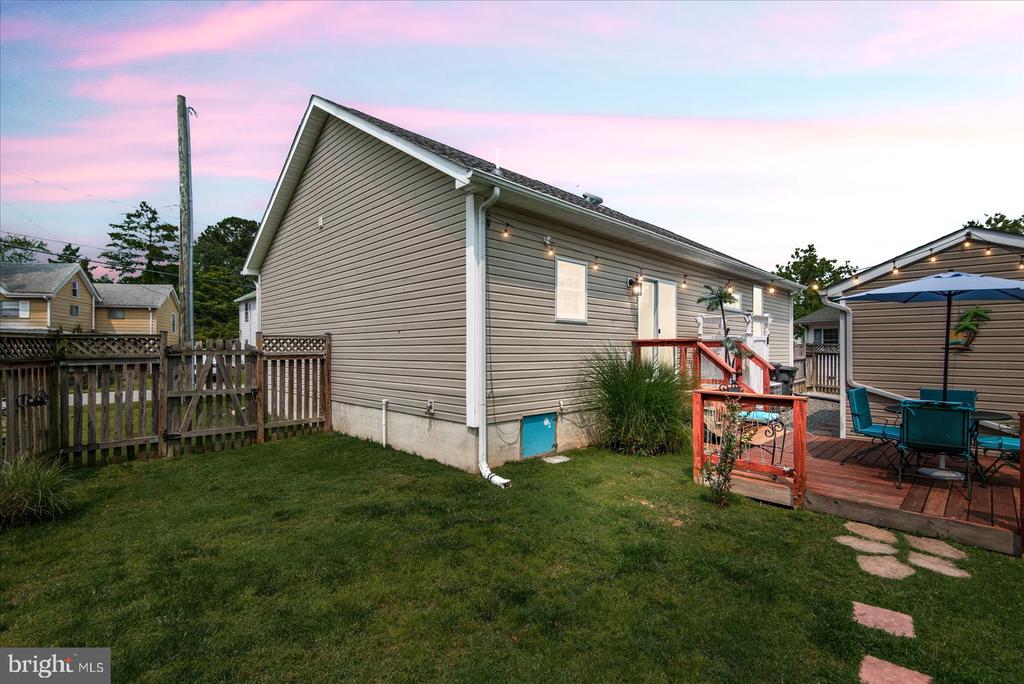 24 BANCROFT AVE.
