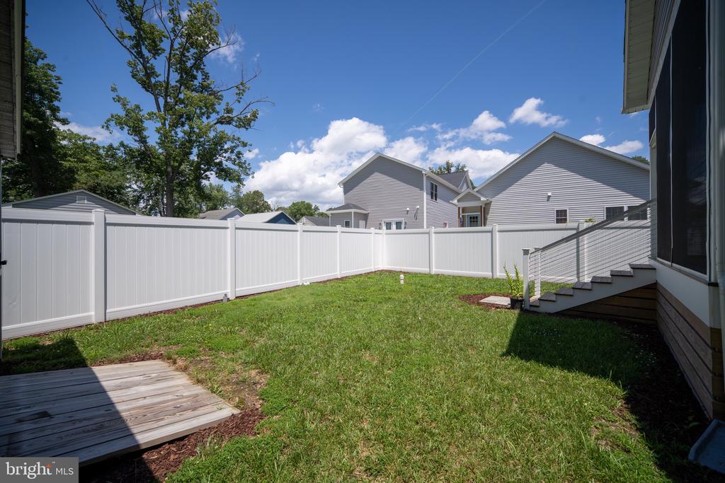 201 LAWRENCE LANE