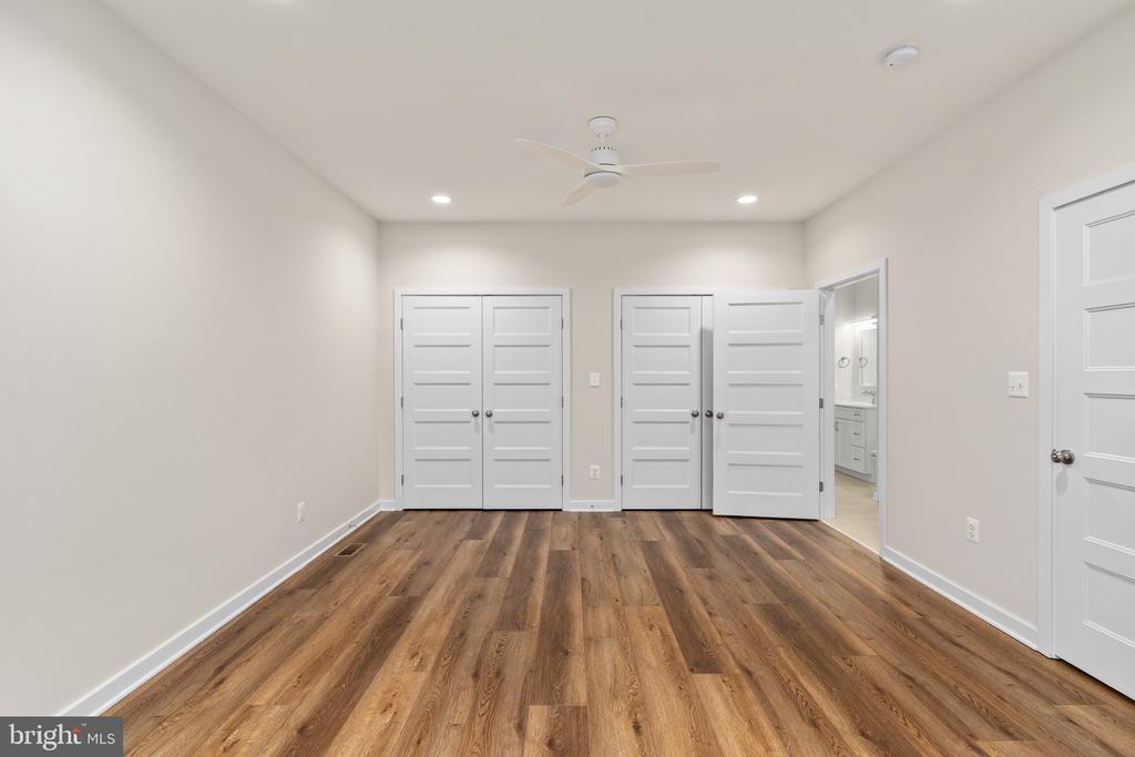 201 LAWRENCE LANE