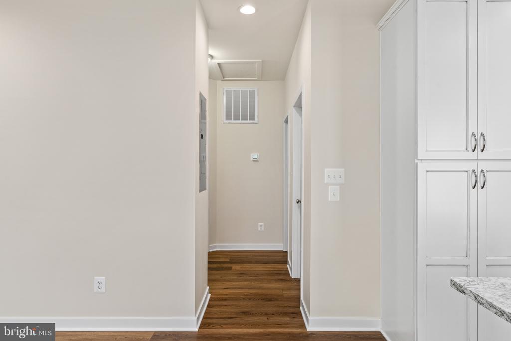 201 LAWRENCE LANE