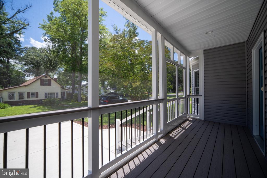 201 LAWRENCE LANE