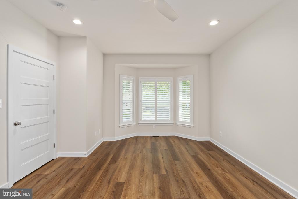 201 LAWRENCE LANE