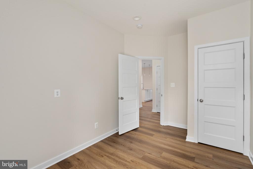 201 LAWRENCE LANE
