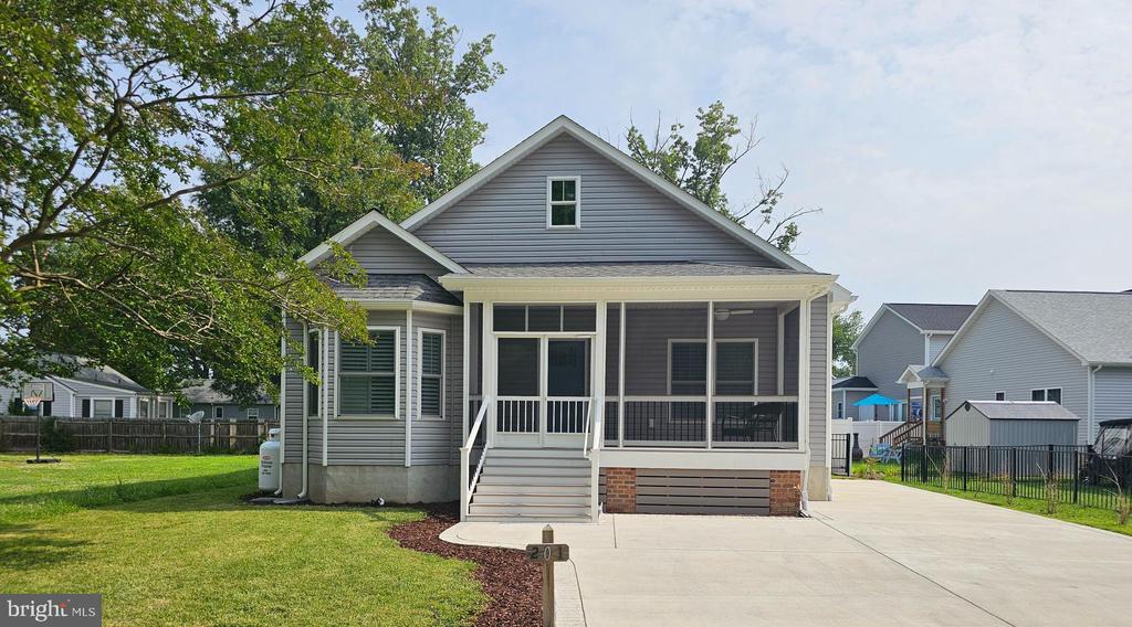 201 LAWRENCE LANE