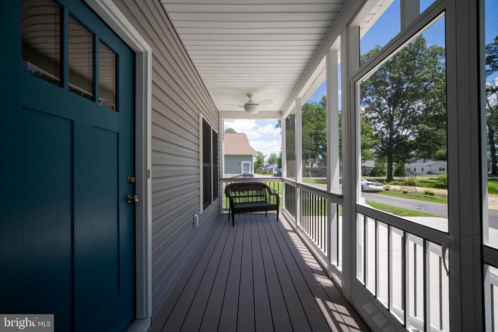 201 LAWRENCE LANE