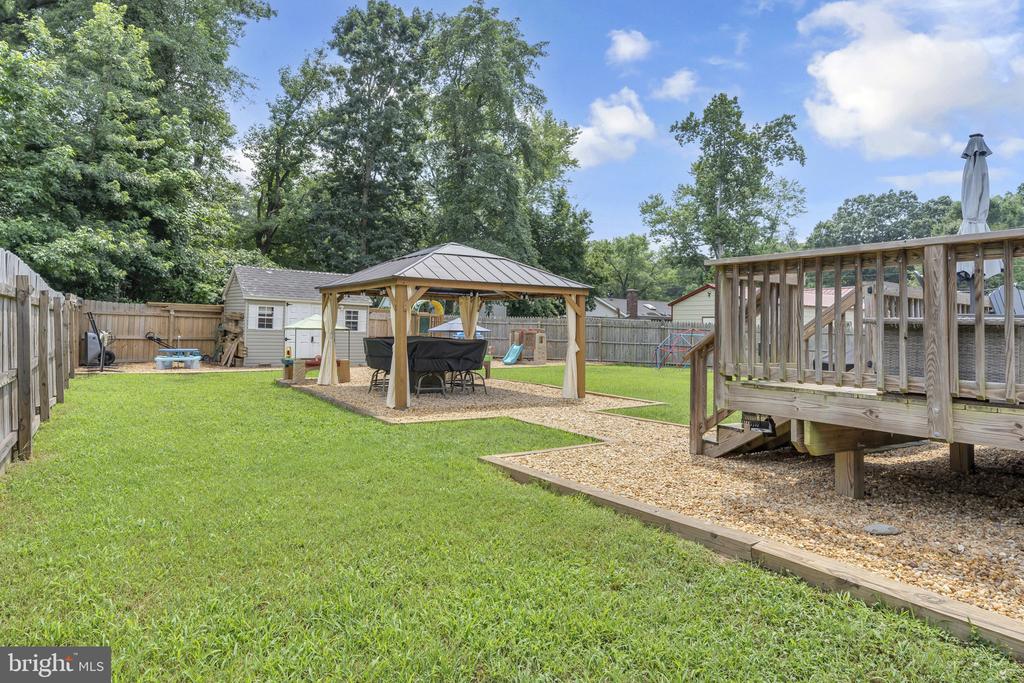 233 STRATFORD DRIVE