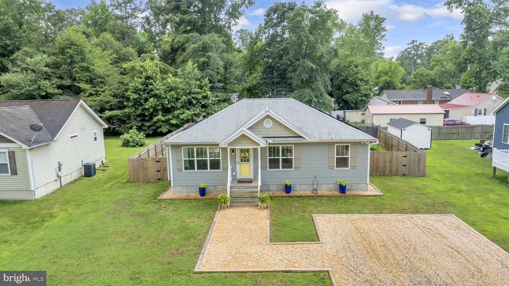233 STRATFORD DRIVE