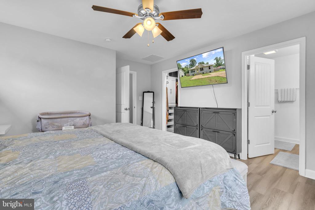 233 STRATFORD DRIVE