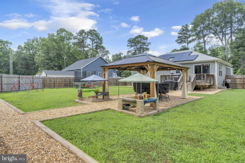 233 STRATFORD DRIVE