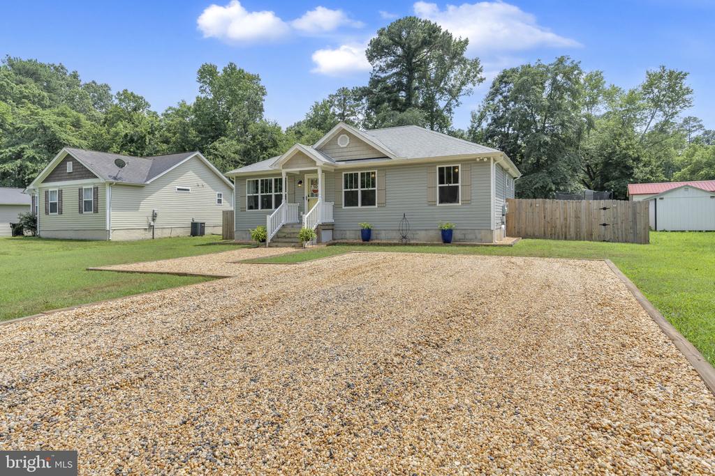233 STRATFORD DRIVE