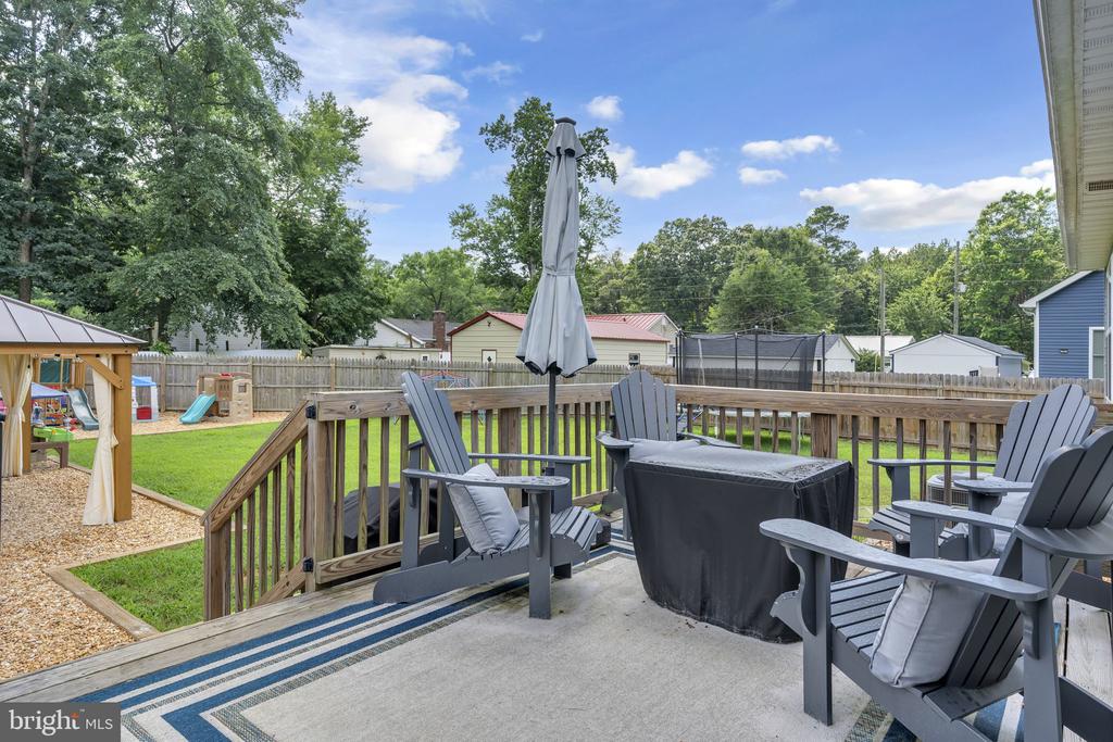 233 STRATFORD DRIVE