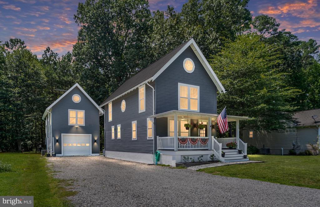 449 WAKEFIELD DRIVE