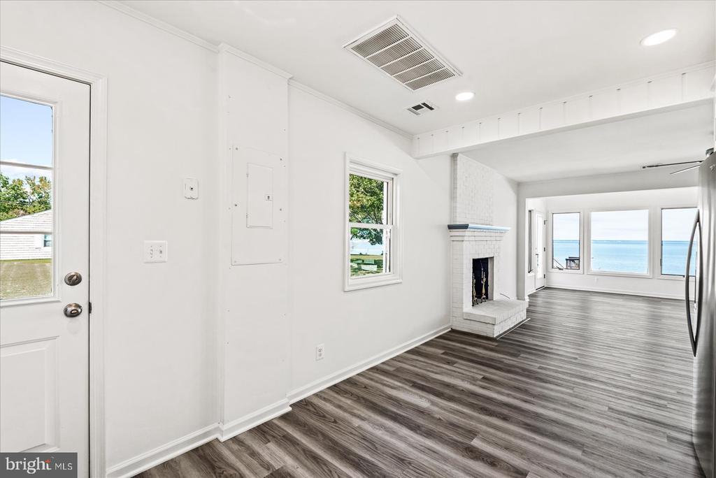 254 SHORE DRIVE