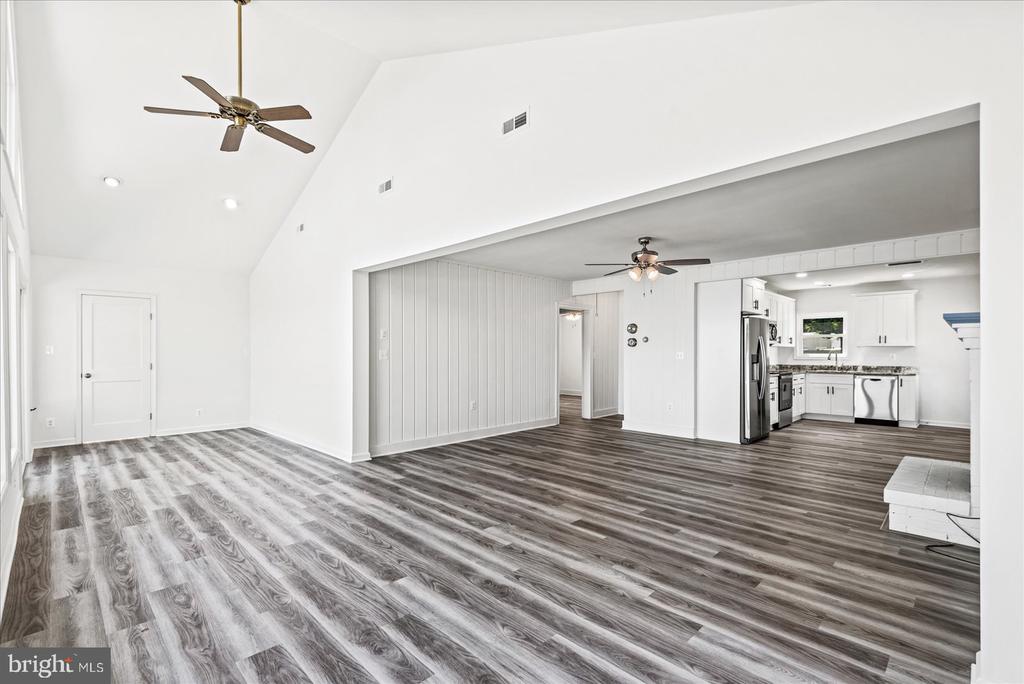 254 SHORE DRIVE