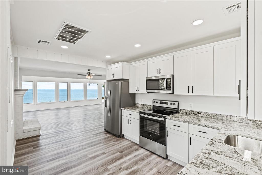 254 SHORE DRIVE