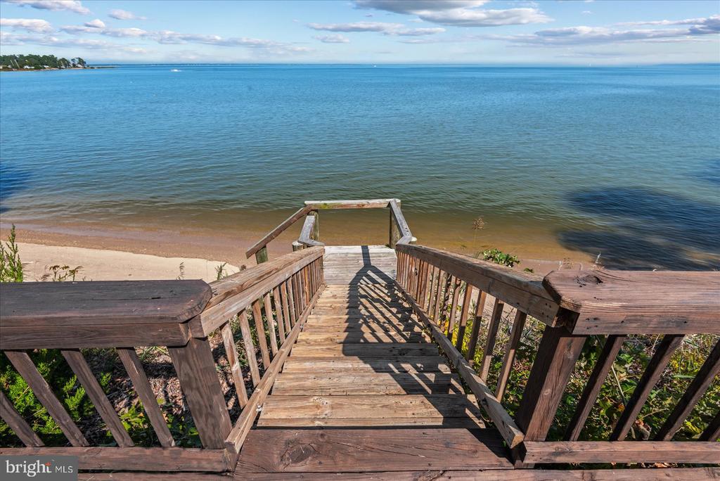 254 SHORE DRIVE