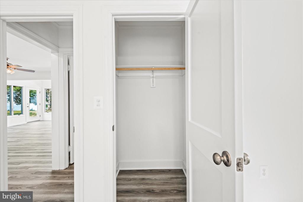 254 SHORE DRIVE