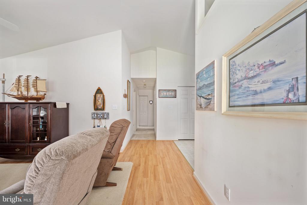 1208 BANCROFT AVENUE