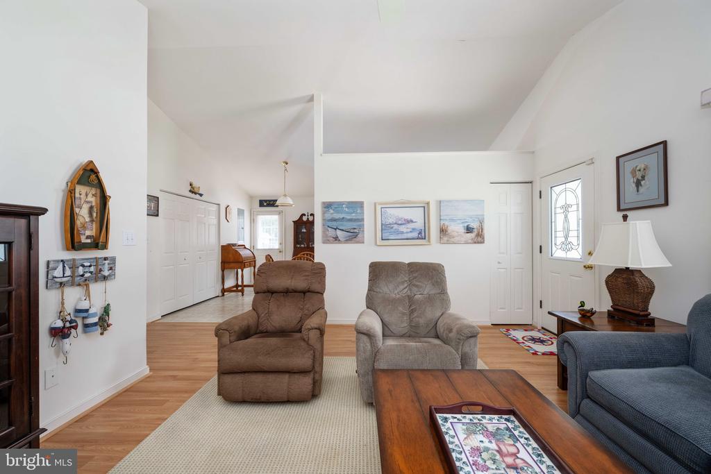 1208 BANCROFT AVENUE