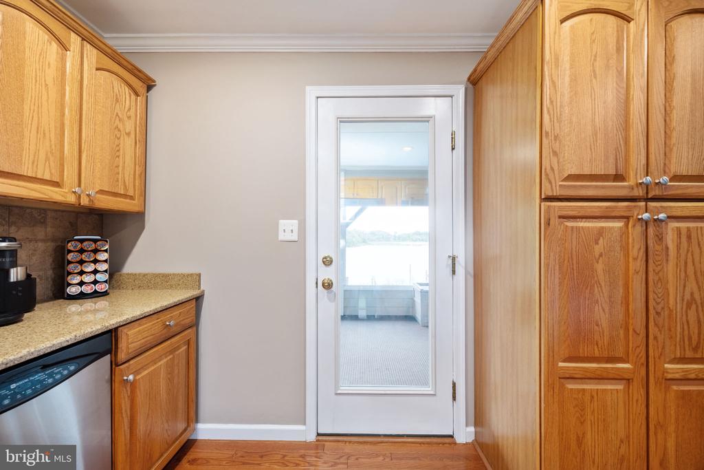 21 WATERVIEW POINT