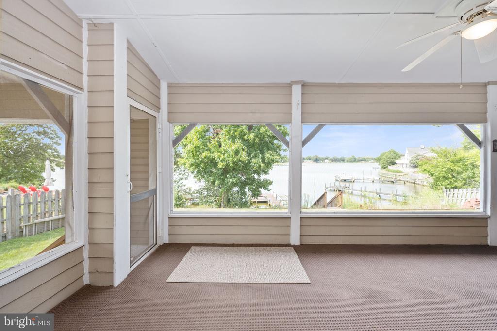 21 WATERVIEW POINT