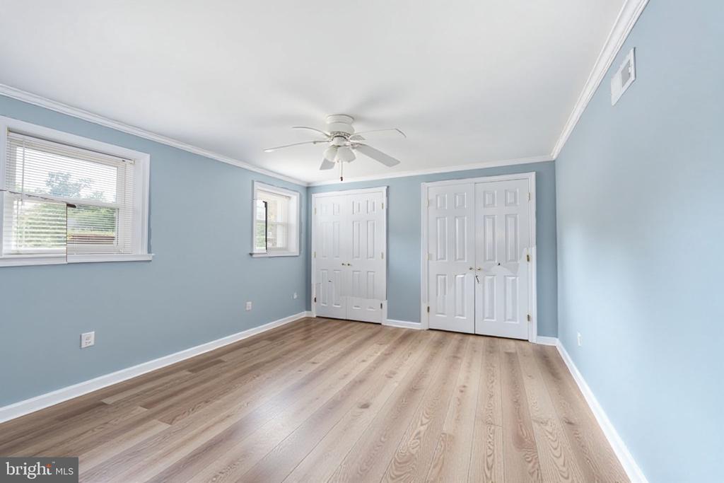21 WATERVIEW POINT