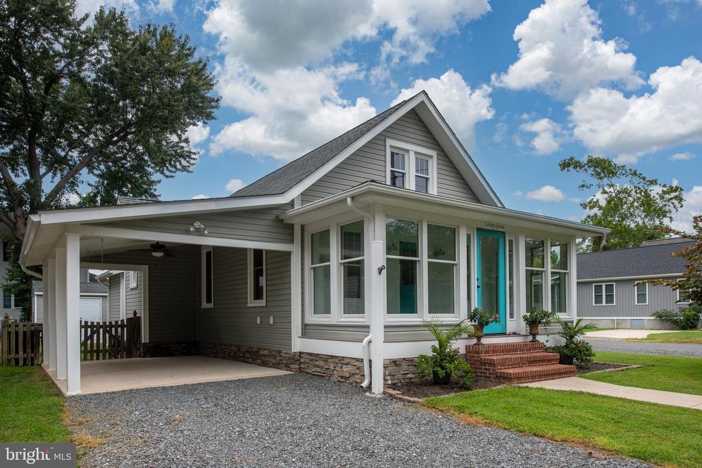 1001 BANCROFT AVENUE