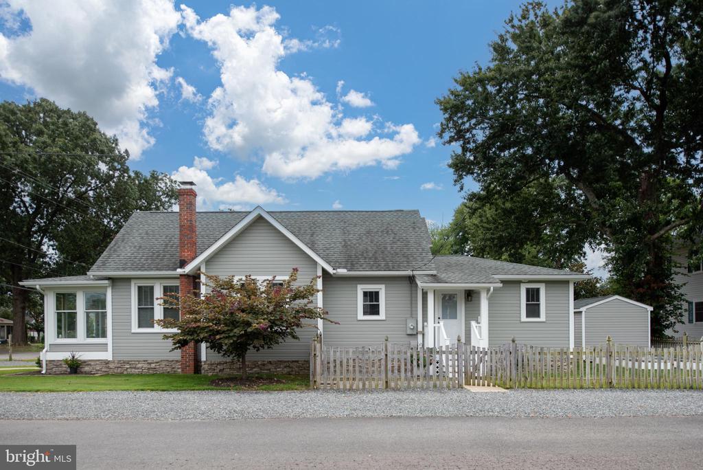 1001 BANCROFT AVENUE