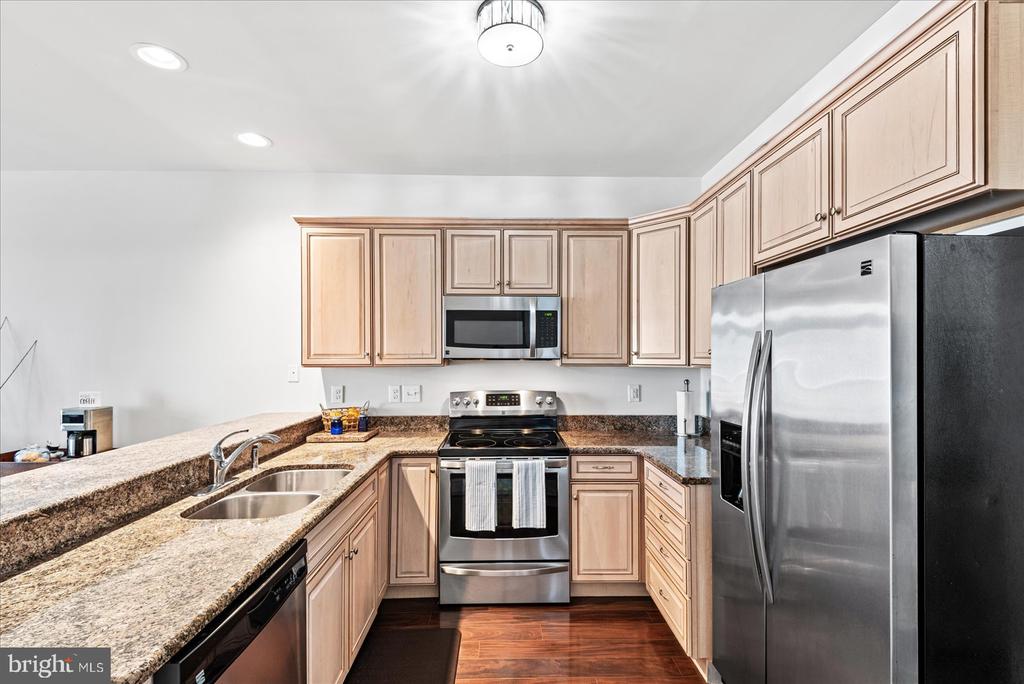 103 IRVING AVENUE N 402