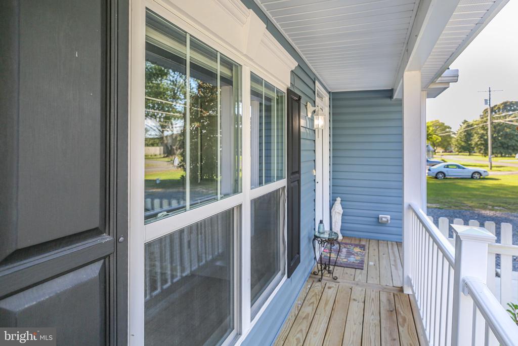 424 LAKEVIEW DRIVE