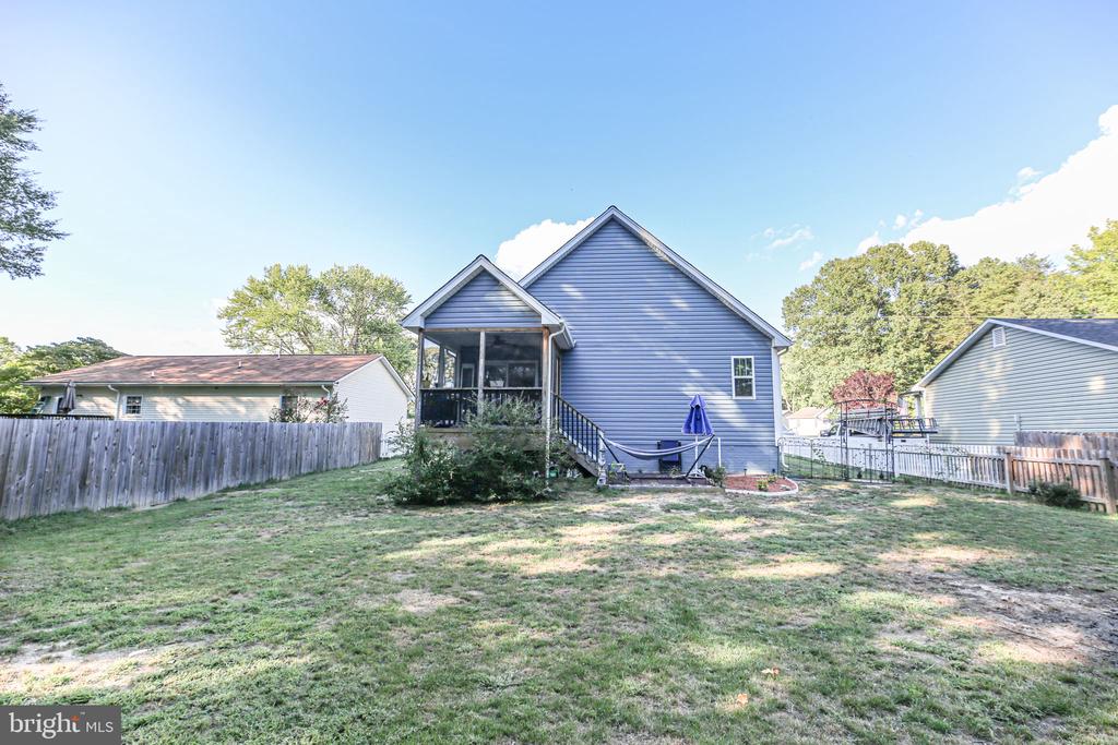 424 LAKEVIEW DRIVE