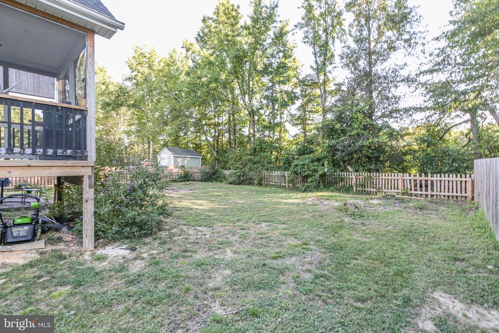 424 LAKEVIEW DRIVE