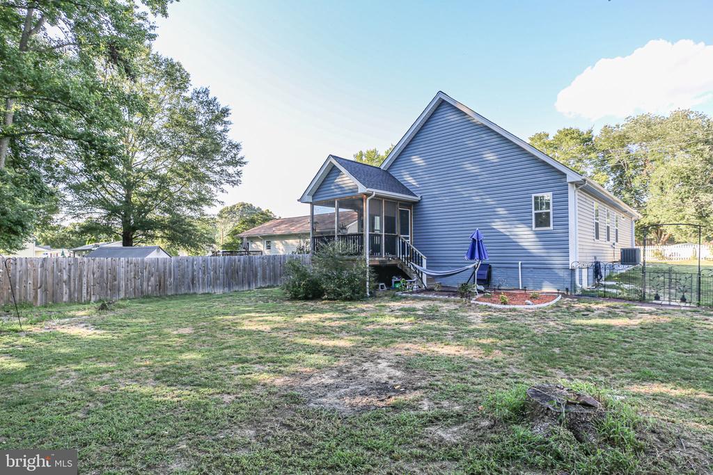 424 LAKEVIEW DRIVE