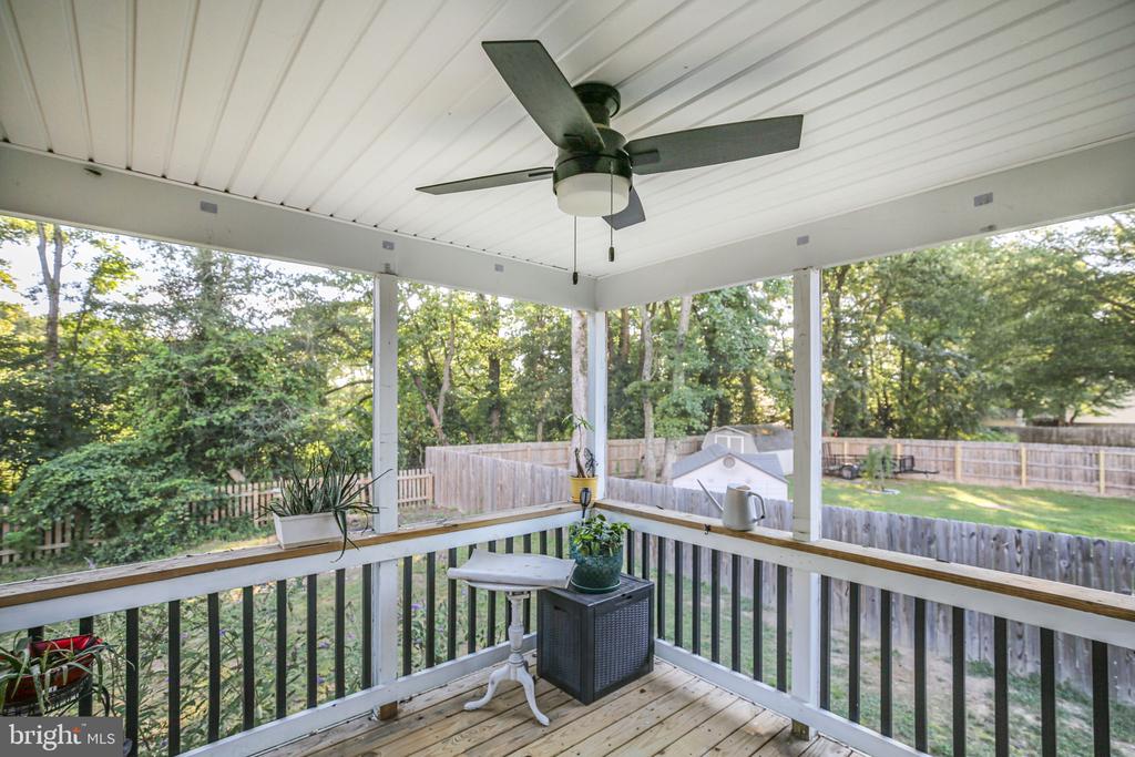424 LAKEVIEW DRIVE
