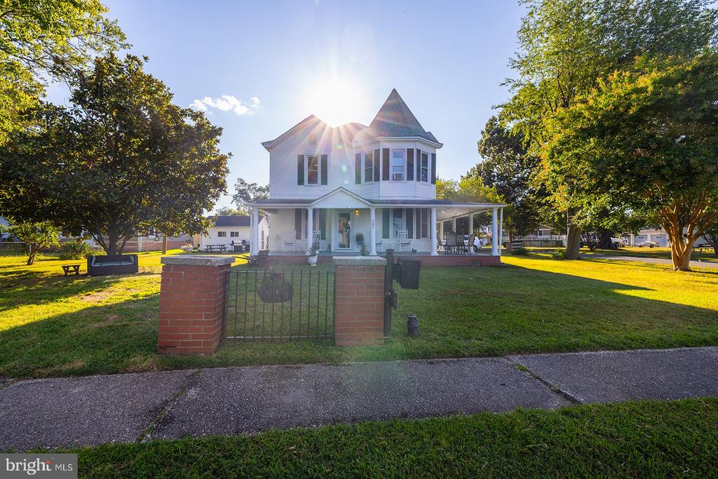 701 IRVING AVENUE