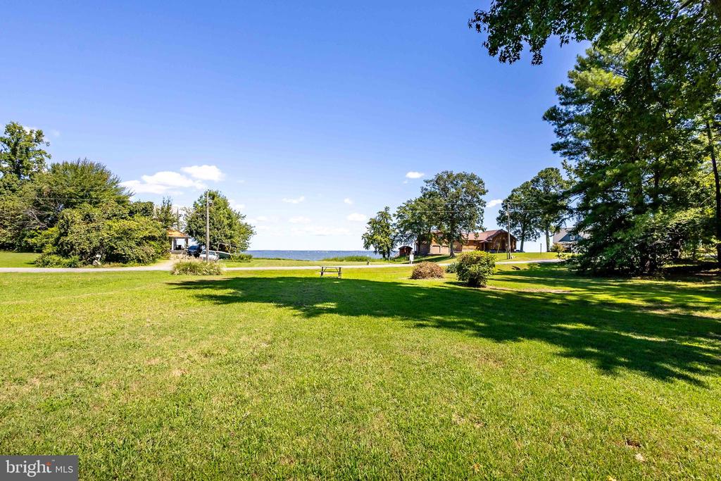 129 SWEETBRIAR LANE