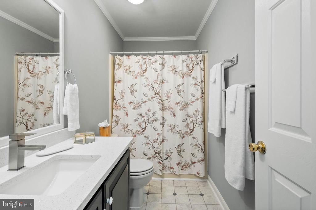 129 SWEETBRIAR LANE