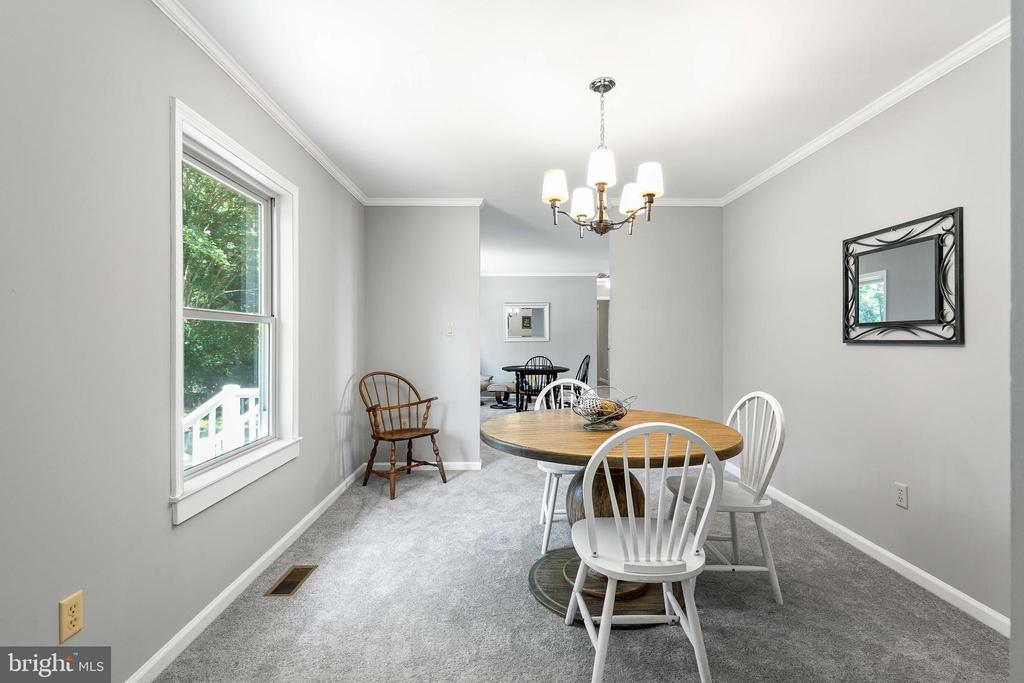 129 SWEETBRIAR LANE