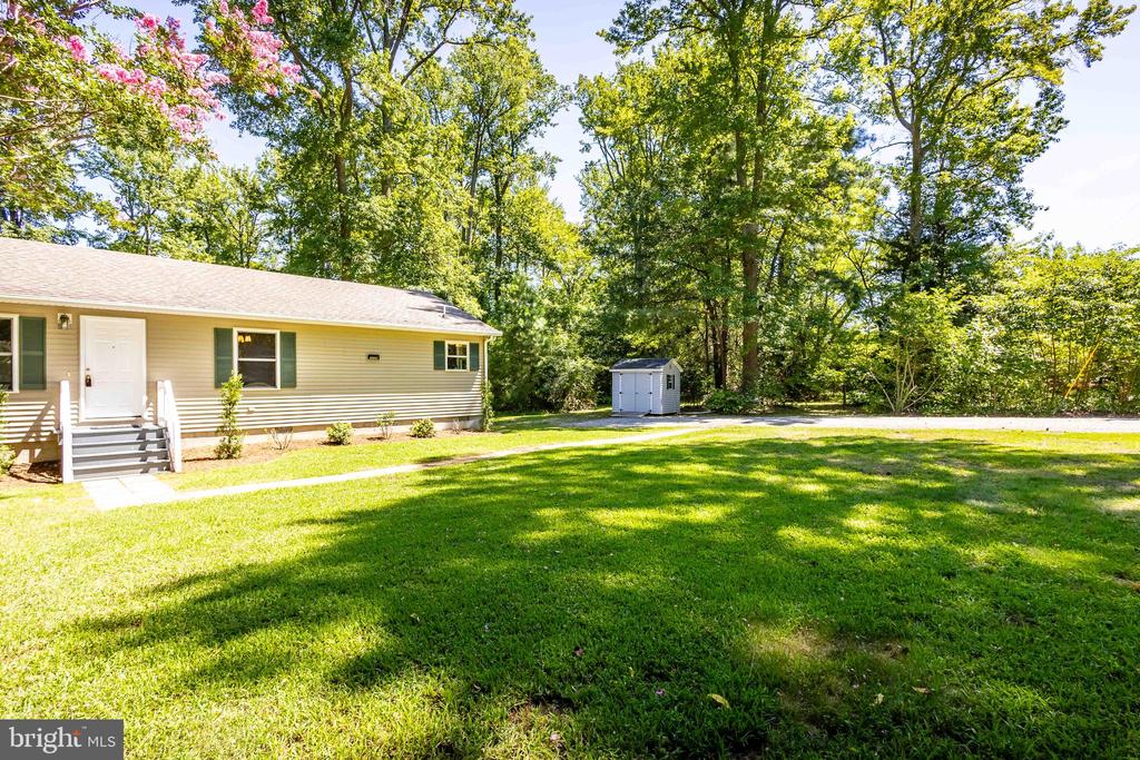 129 SWEETBRIAR LANE