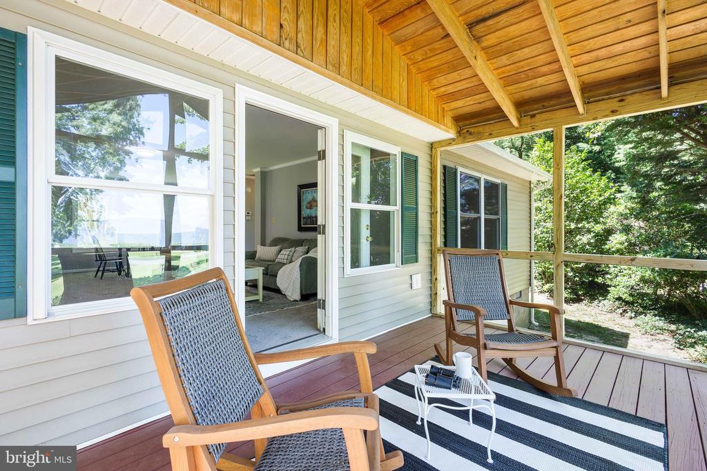 129 SWEETBRIAR LANE
