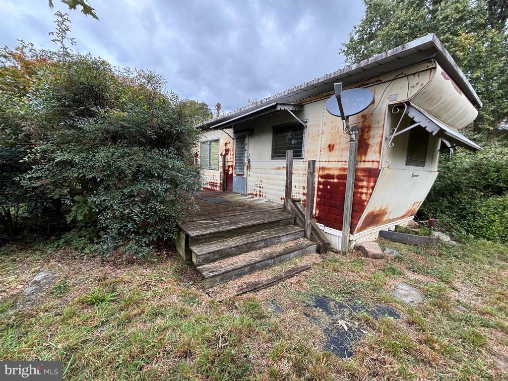 246 MONROE DRIVE